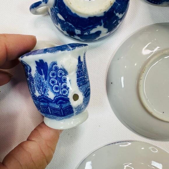 Vintage 1940’s Blue Willow Child’s Tea Set - Picture 8 of 10
